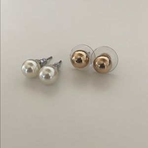 Set of two round studs